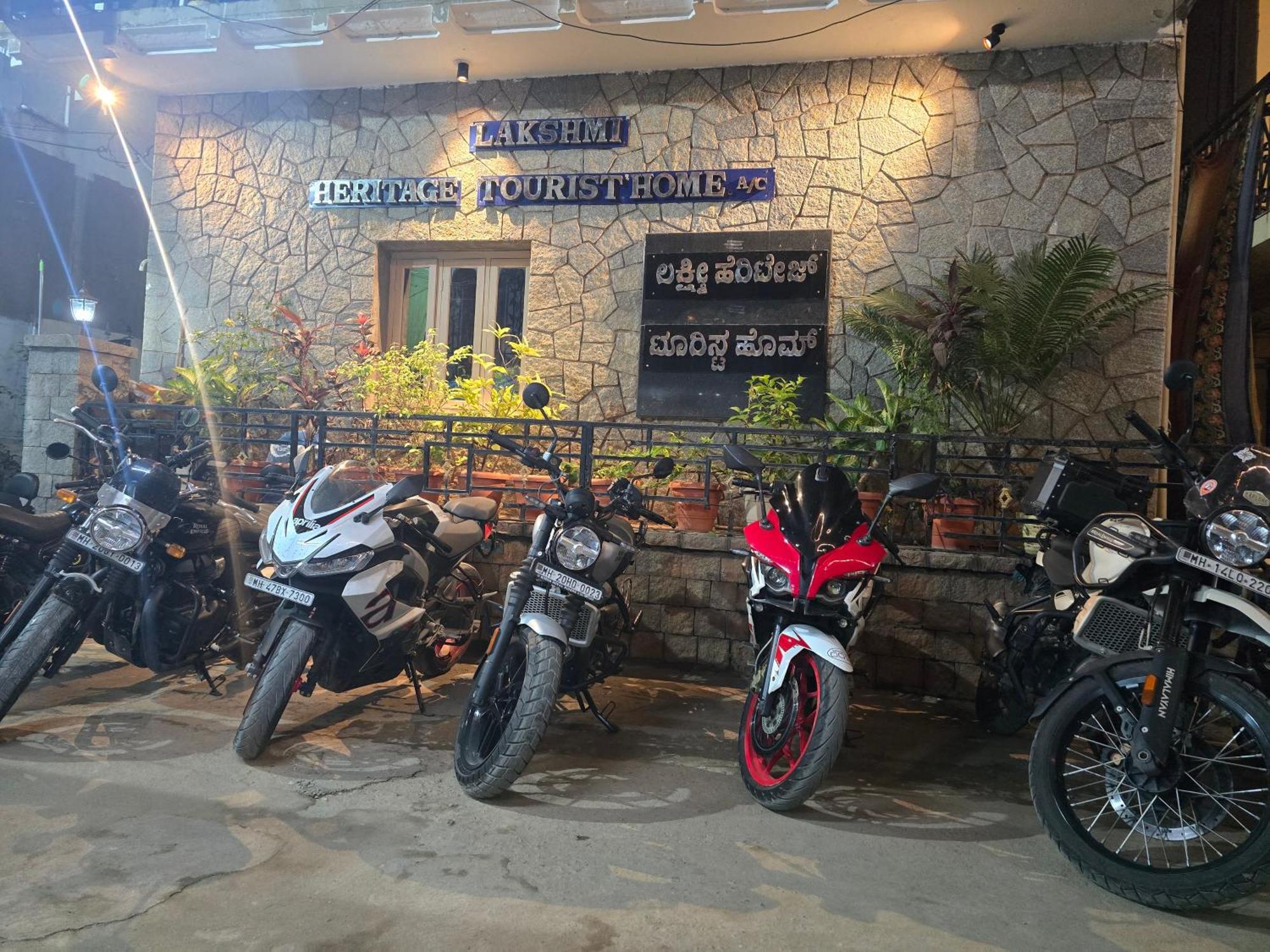 Lakshmi Heritage Tourist Home Hampi Luaran gambar