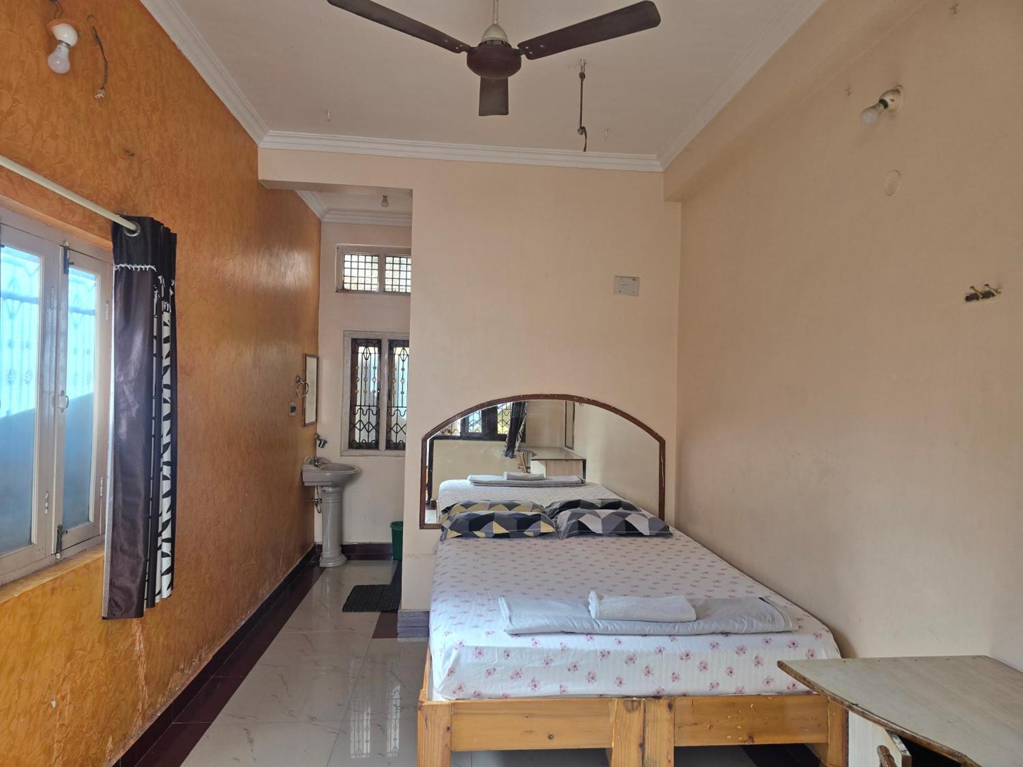 Lakshmi Heritage Tourist Home Hampi Luaran gambar