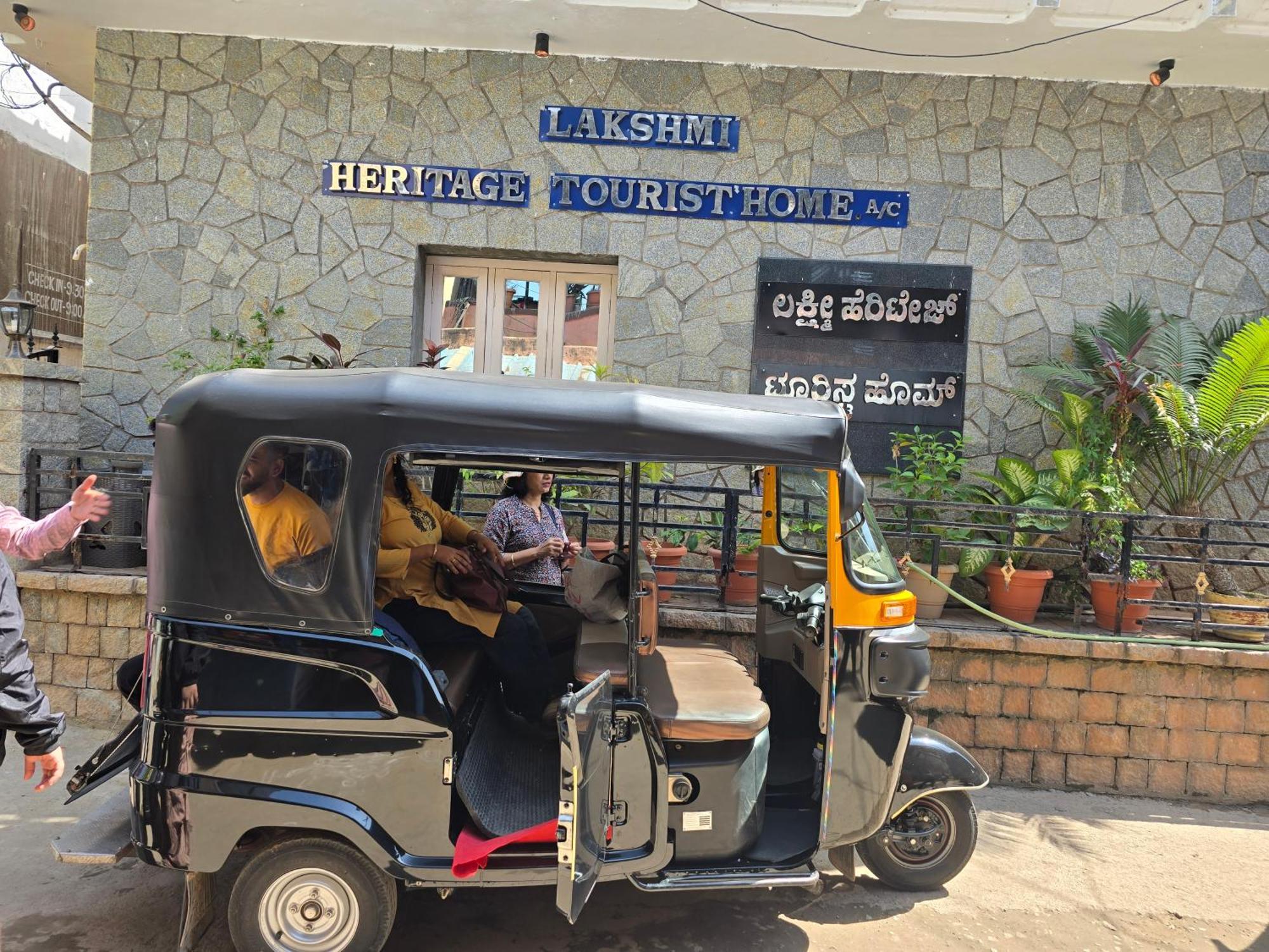 Lakshmi Heritage Tourist Home Hampi Luaran gambar