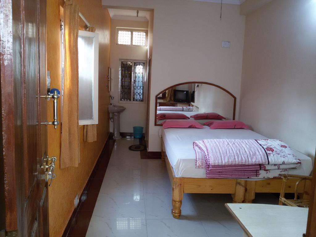 Lakshmi Heritage Tourist Home Hampi Bilik gambar