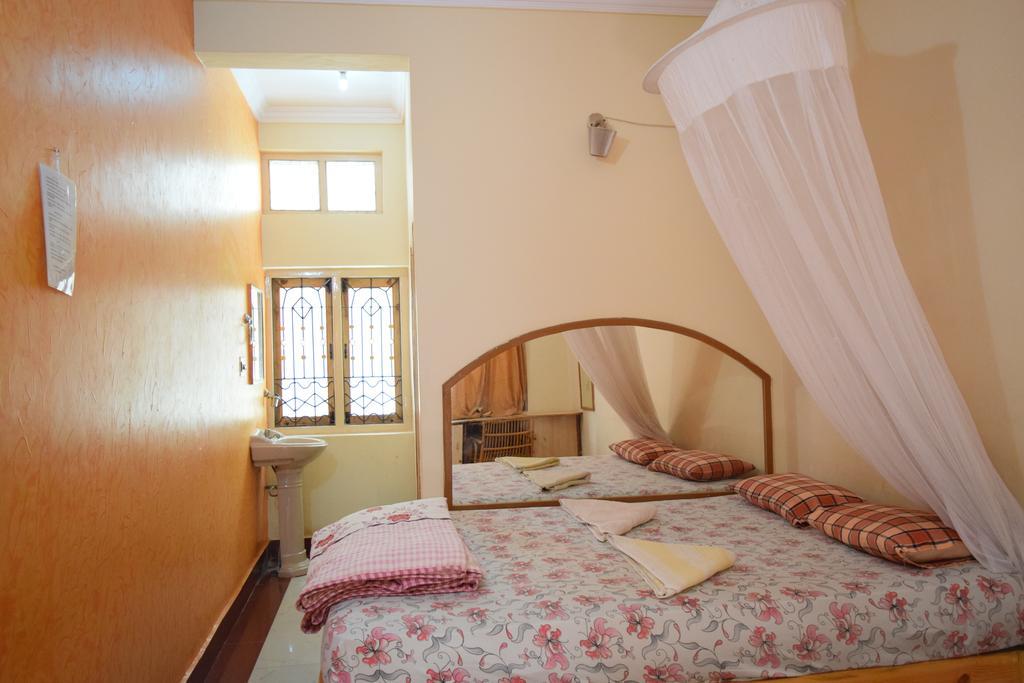 Lakshmi Heritage Tourist Home Hampi Luaran gambar