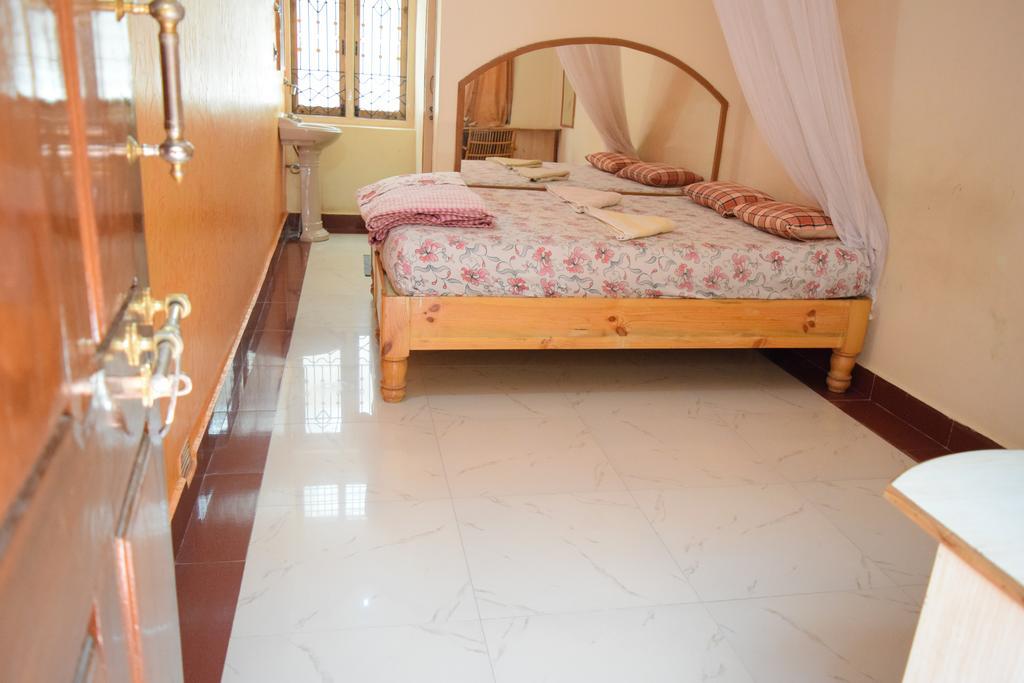 Lakshmi Heritage Tourist Home Hampi Luaran gambar